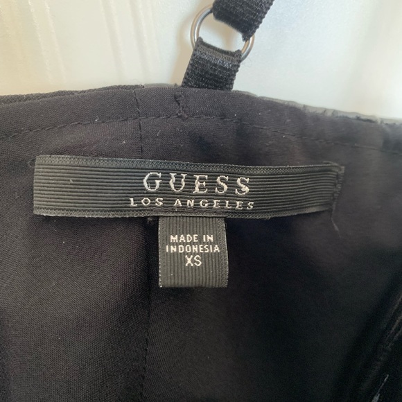 Really cute Guess black cropped corset top 🖤 - Picture 4 of 4